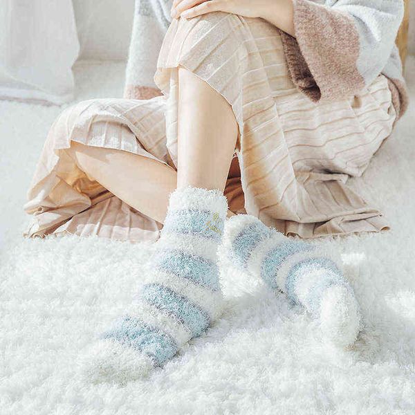 pairs/set direct selling winter women's warm socks snowly wholesale girl sock snowly keep warm l220714, Black;white
pairs/set direct selling winter women's warm socks snowly wholesale girl sock snowly keep warm l220714, Black;white