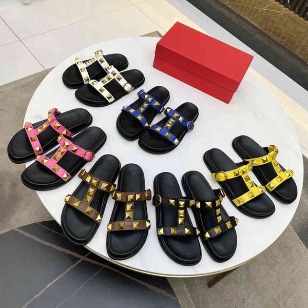 2022 summer new rivet flat bottom sandals women's flip flops wear thick leisure beach slippers, Black
2022 summer new rivet flat bottom sandals women's flip flops wear thick leisure beach slippers, Black
