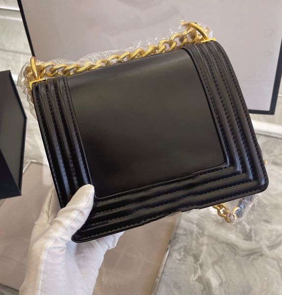 new women's one shoulder messenger bag smooth leather high-end atmosphere simple design luxury mini designer
new women's one shoulder messenger bag smooth leather high-end atmosphere simple design luxury mini designer