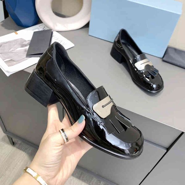 dress shoes style small leather shoes women's british medium heel round head tassel thick with open edge beads and one foot on, Black
dress shoes style small leather shoes women's british medium heel round head tassel thick with open edge beads and one foot on, Black