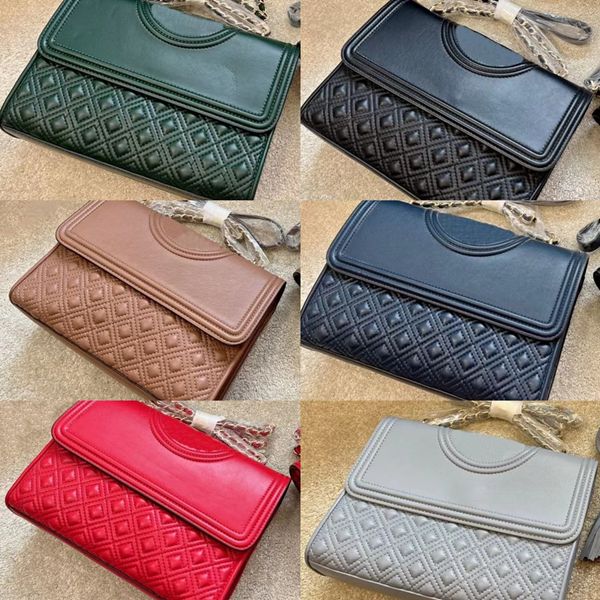 fashion designer bags european and american fashion big chain small square bag 2022new leather messenger women purse handbag
fashion designer bags european and american fashion big chain small square bag 2022new leather messenger women purse handbag