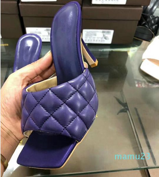 the latest leather slippers matte leather checked women shoes square - mouthed, open-toed women, Black
the latest leather slippers matte leather checked women shoes square - mouthed, open-toed women, Black