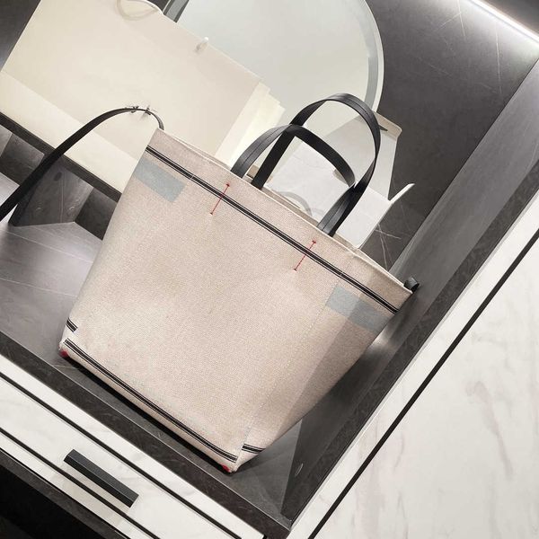 2021 designer shoulder bags womens luxury classic letter printed bag designers wholesale handbags goods
2021 designer shoulder bags womens luxury classic letter printed bag designers wholesale handbags goods