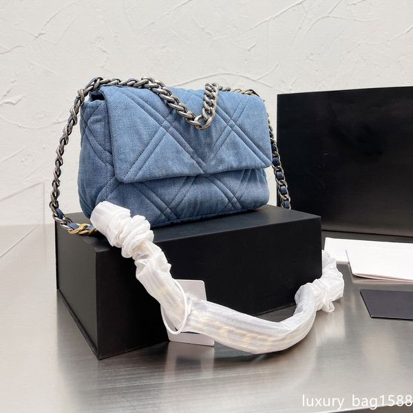 fashion luxury women's denim crossbody bag 26cm
fashion luxury women's denim crossbody bag 26cm