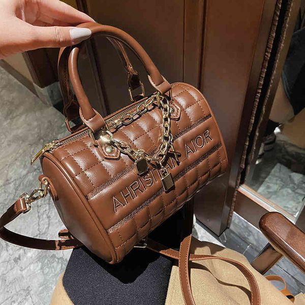 2022 factory wholesale new french minority women's new korean fashion simple hand one shoulder messenger versatile pillow bag 13ht
2022 factory wholesale new french minority women's new korean fashion simple hand one shoulder messenger versatile pillow bag 13ht