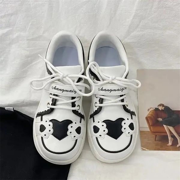 cute kawaii platform lace up vulcanized sneakers for girl chunky designer flats white black pink blue women running trainers 220616
cute kawaii platform lace up vulcanized sneakers for girl chunky designer flats white black pink blue women running trainers 220616