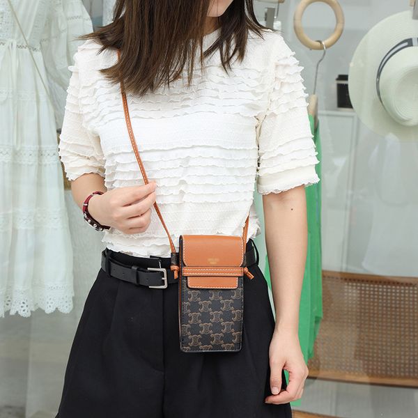 designer bags triumphal arch mobile phone old calfskin splicing canvas messenger bag mini one shoulder 2022 new small
designer bags triumphal arch mobile phone old calfskin splicing canvas messenger bag mini one shoulder 2022 new small
