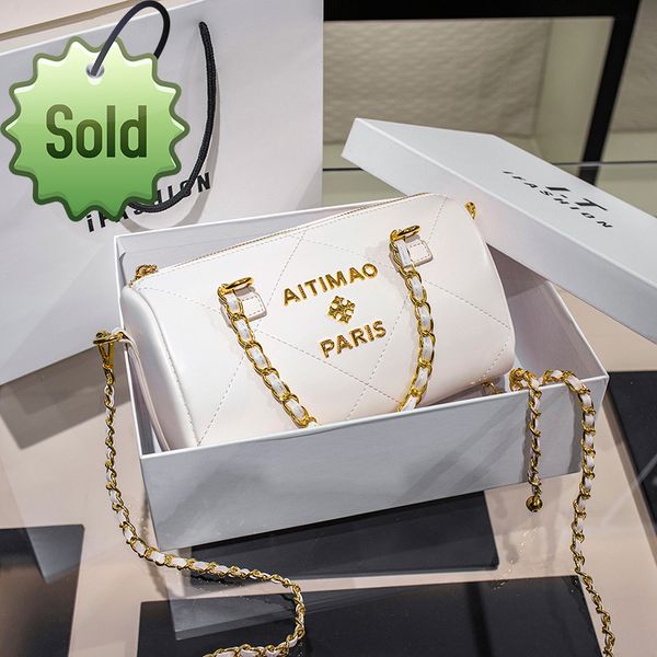 2022 new simple women's chain fashion solid color shoulder messenger ladies designer bag handbag
2022 new simple women's chain fashion solid color shoulder messenger ladies designer bag handbag