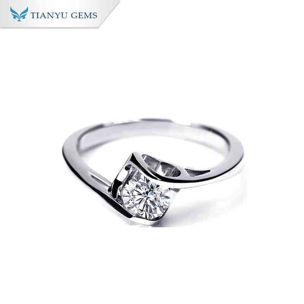 tianyu gems women 925 silver wedding rings 65mm 1ct 5mm round brilliant white sparkling moissanite diamonds finger ring jewelry, Golden;silver
tianyu gems women 925 silver wedding rings 65mm 1ct 5mm round brilliant white sparkling moissanite diamonds finger ring jewelry, Golden;silver