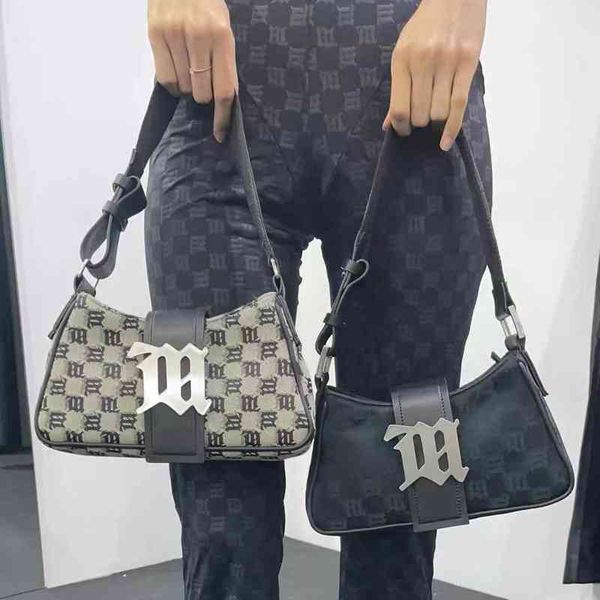 european and n polish minority new product metal letter old plaid girl handbag single shouldder armpit millennium
european and n polish minority new product metal letter old plaid girl handbag single shouldder armpit millennium