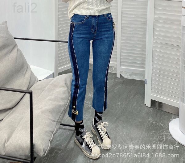 women's jeans designer new 21ss fan sijia heavy industry paper clip washing water high waist thin color matching 9-point jeans, Blue
women's jeans designer new 21ss fan sijia heavy industry paper clip washing water high waist thin color matching 9-point jeans, Blue
