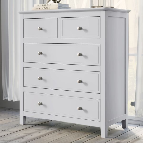 5 drawers solid wood chest in white 
5 drawers solid wood chest in white
