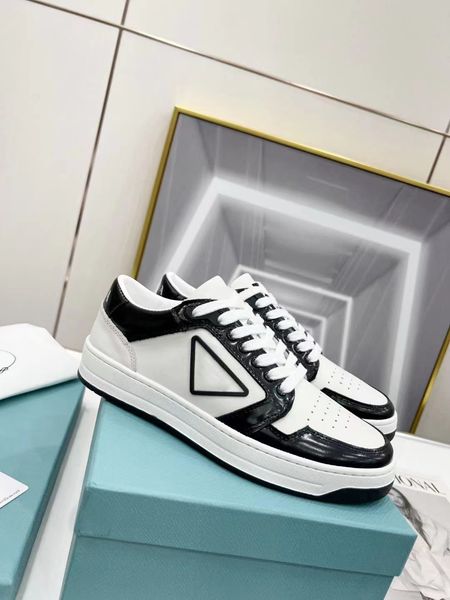 classic 2022 triangle styles leather flat-sole casual with breathable low-sports shoes for both men and women, Black
classic 2022 triangle styles leather flat-sole casual with breathable low-sports shoes for both men and women, Black
