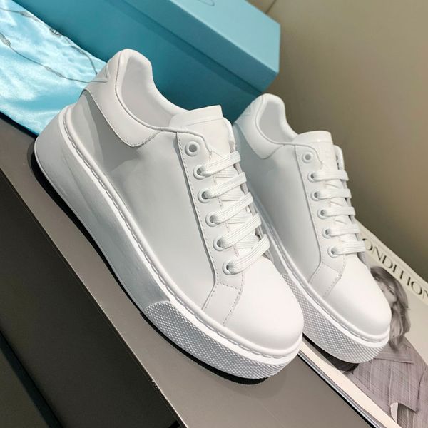 lady designer casual shoes triangle thick sole double wheel nylon sneakers women white canvas luxury low leather shoes qr54, Black
lady designer casual shoes triangle thick sole double wheel nylon sneakers women white canvas luxury low leather shoes qr54, Black