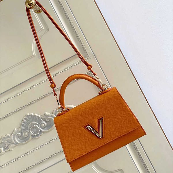 twist one handle box 21b women bag luxurys designers bags 2021 cowhide leather water ripple crossbody purse handbags brands tote classic
twist one handle box 21b women bag luxurys designers bags 2021 cowhide leather water ripple crossbody purse handbags brands tote classic