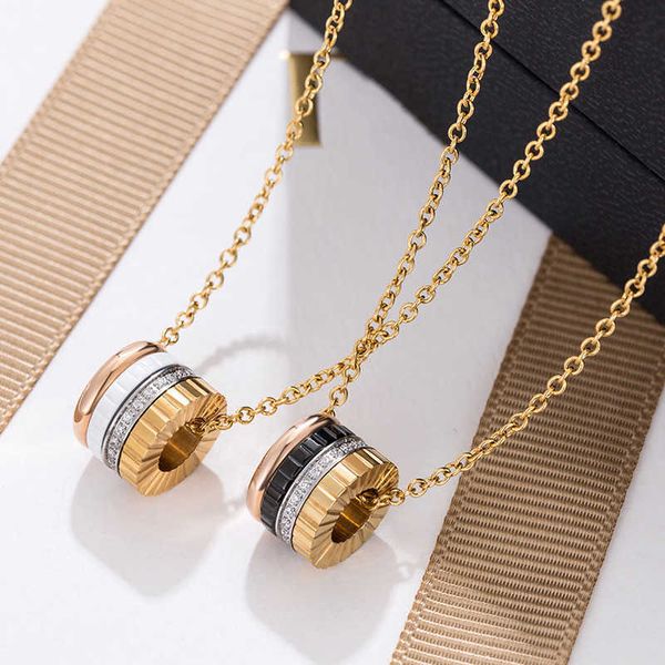 925 sterling silver classic jewelry, rotating pendant, couple necklace, luxury fashion brand, men's and women's holiday gifts
925 sterling silver classic jewelry, rotating pendant, couple necklace, luxury fashion brand, men's and women's holiday gifts