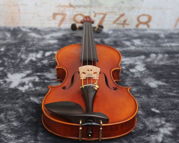 4/4 full size vintage/aged/old/worn finish quality violin antonio stradivari cremonese 1716 model 18f
4/4 full size vintage/aged/old/worn finish quality violin antonio stradivari cremonese 1716 model 18f