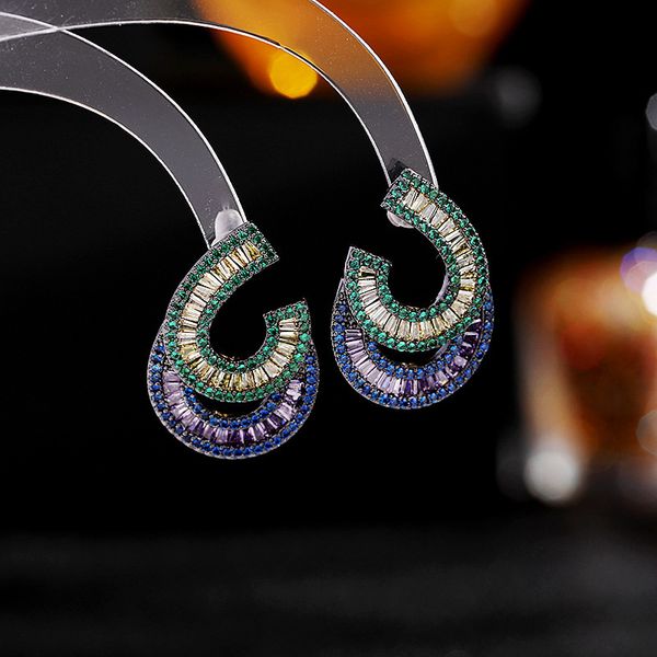 earrings s925 silver needle zircon inlaid double-layer hollow crescent banquet temperament fashion design light luxury, Golden;silver
earrings s925 silver needle zircon inlaid double-layer hollow crescent banquet temperament fashion design light luxury, Golden;silver
