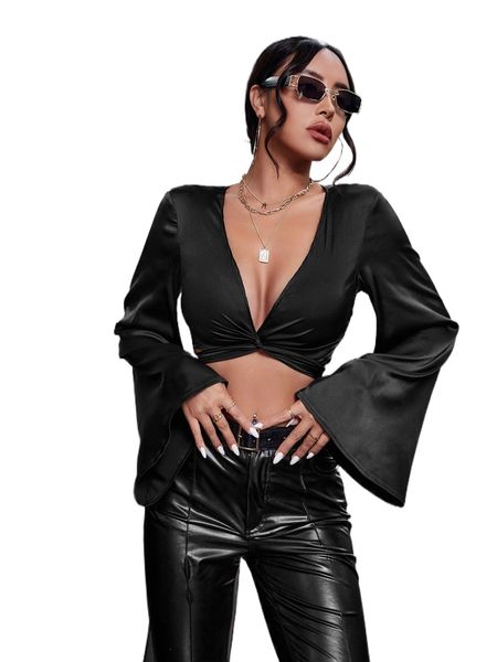 solid twist front crop u5rb#, White
solid twist front crop u5rb#, White