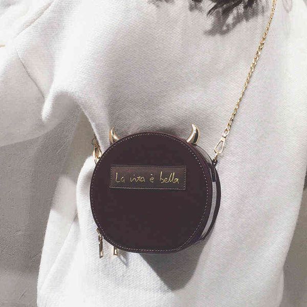 evening bags fashion personality chain sling bags for women pu leather s shoulder bag crossbody female bag round black 220428
evening bags fashion personality chain sling bags for women pu leather s shoulder bag crossbody female bag round black 220428