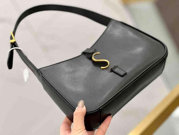 women fashion shoulder designer bags niche baguette wild underarm leather portable all-match handbags 220316
women fashion shoulder designer bags niche baguette wild underarm leather portable all-match handbags 220316