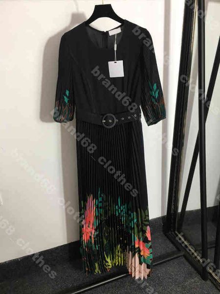 fashion women pleated short-sleeved dress shirt logo lotus leaf flower print belts waist dresses slim designer skirt high end 5a logo brand, Black;gray
fashion women pleated short-sleeved dress shirt logo lotus leaf flower print belts waist dresses slim designer skirt high end 5a logo brand, Black;gray