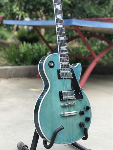 custom electric guitar,rosewood fingerboard gitaar.black pickguard.mahogany body.musical instruments
custom electric guitar,rosewood fingerboard gitaar.black pickguard.mahogany body.musical instruments
