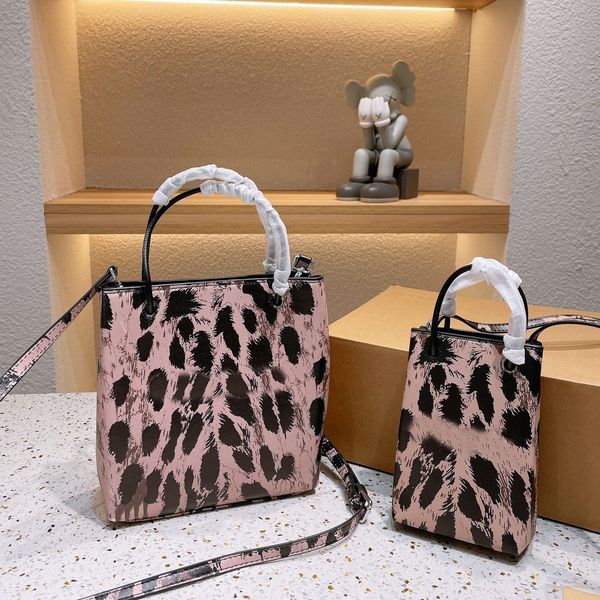 bucket bag clutch bags shoulder wallet 2022 luxurys rs lady women handbag fashion handbags mother classic stone purse package letter
bucket bag clutch bags shoulder wallet 2022 luxurys rs lady women handbag fashion handbags mother classic stone purse package letter