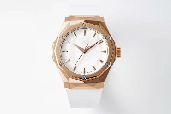 2022 new luxury men's watch rose gold stainless steel case cal.1100 automatic mechanical movement black dial diameter 40mm rubber brace, Slivery;brown
2022 new luxury men's watch rose gold stainless steel case cal.1100 automatic mechanical movement black dial diameter 40mm rubber brace, Slivery;brown