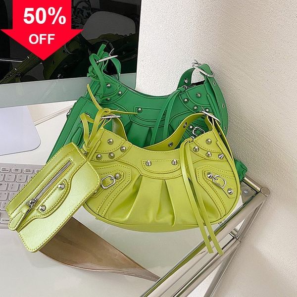 2022 new wrinkled crcent in one locomotive soft leather armpit single msenger fashionable retro women's totes shoulder bag
2022 new wrinkled crcent in one locomotive soft leather armpit single msenger fashionable retro women's totes shoulder bag