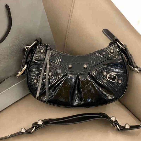 crossbody bags ladies high-end luxury leather handbags designer wallet classic brand diagonal purse design motorcycle messenger 1021
crossbody bags ladies high-end luxury leather handbags designer wallet classic brand diagonal purse design motorcycle messenger 1021