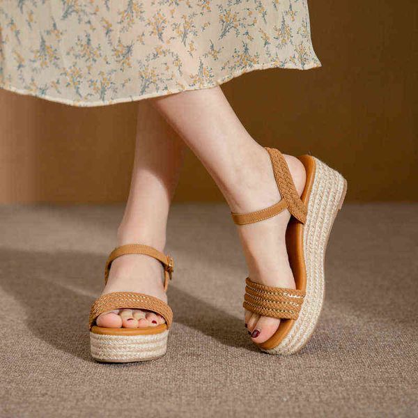 2022 new summer hemp rope straw woven one line buckle chain decorative muffin bottom sandals, Black
2022 new summer hemp rope straw woven one line buckle chain decorative muffin bottom sandals, Black