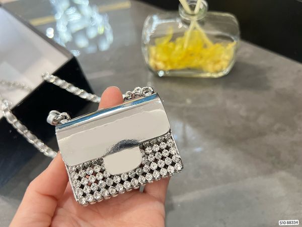 diamond key headset mini bags 2022 luxury r brand fashion shoulder handbags quality women phone chains bag clutch wallet cross body 6x5cm
diamond key headset mini bags 2022 luxury r brand fashion shoulder handbags quality women phone chains bag clutch wallet cross body 6x5cm