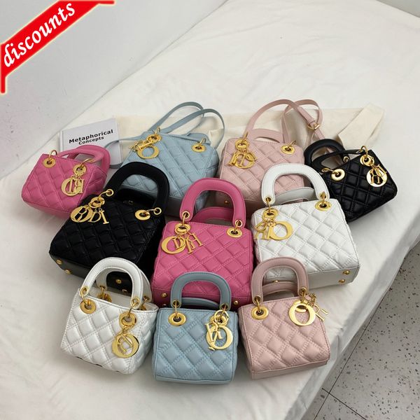 fashion brand trendy ladies bags direct sale texture women's 2022 new versatile portable gas messenger
fashion brand trendy ladies bags direct sale texture women's 2022 new versatile portable gas messenger