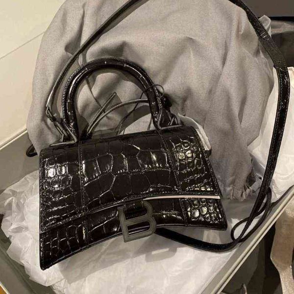 handbags balencaigass classic trend bags mi women su hourglass bag 2022 crocodile pattern high sense b button single shoulder messenger hand
handbags balencaigass classic trend bags mi women su hourglass bag 2022 crocodile pattern high sense b button single shoulder messenger hand