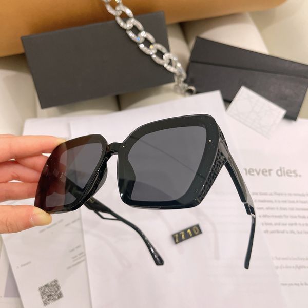 fashion design ladies ultra clear polarized sunglasses metal frame polaroid lenses, White;black
fashion design ladies ultra clear polarized sunglasses metal frame polaroid lenses, White;black