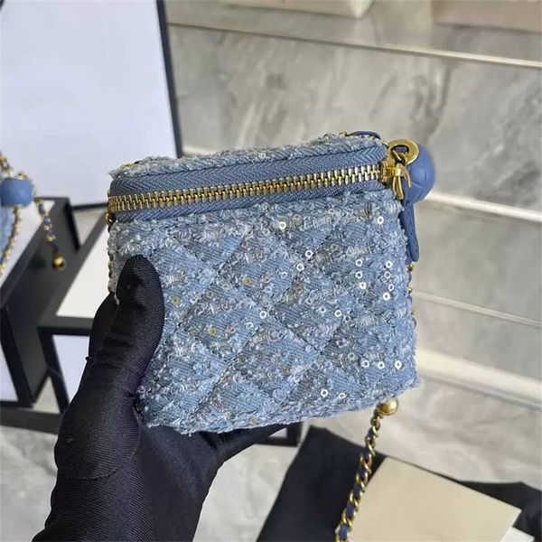 ladies glitter cosmetic bags box denim cowboy blue designer bag sparkle sequins zipper mini golden metal chain hardware sacoche handbag desi
ladies glitter cosmetic bags box denim cowboy blue designer bag sparkle sequins zipper mini golden metal chain hardware sacoche handbag desi