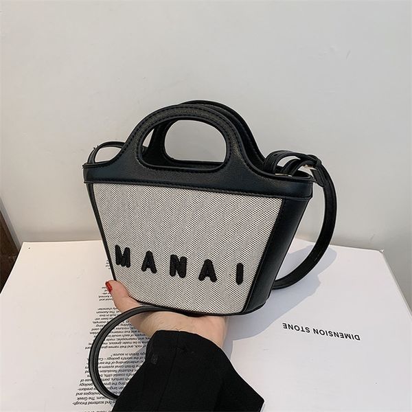 factory online sales simple letter splicing portable tote women's 2022 new fashion canvas embroidery bag single shoulder messenger bag
factory online sales simple letter splicing portable tote women's 2022 new fashion canvas embroidery bag single shoulder messenger bag