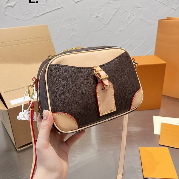 designer luxury women the tote bag fashion versatile handbags shoulder crossbody bags purse tories totes large capacity saddle wallets 7a 0x
designer luxury women the tote bag fashion versatile handbags shoulder crossbody bags purse tories totes large capacity saddle wallets 7a 0x