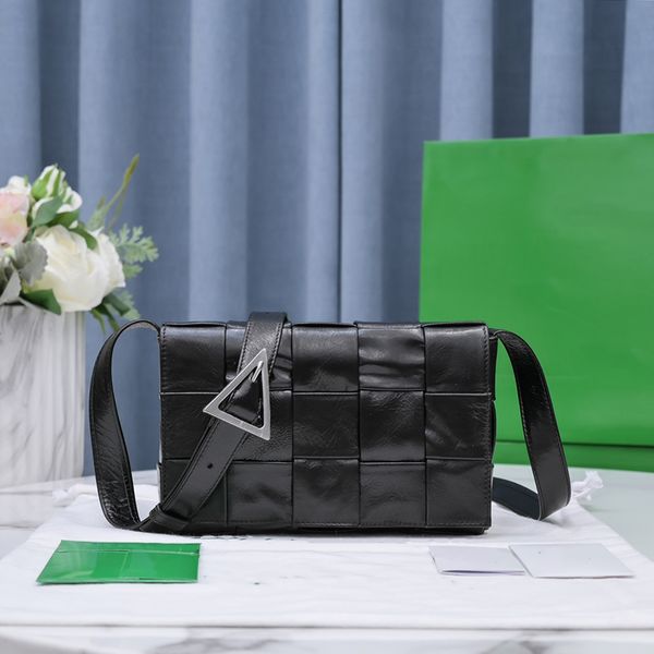 2022 fashion purse designer bag women totes shoulder bags cowskin genuine leather handbag scarf charm with shoulders handbags straps and pac, Black;red
2022 fashion purse designer bag women totes shoulder bags cowskin genuine leather handbag scarf charm with shoulders handbags straps and pac, Black;red