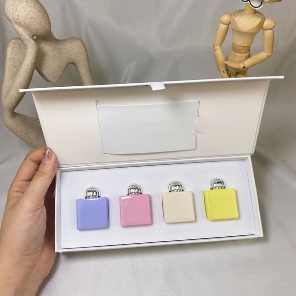 premierlash amouge perfume 7.5ml 4pcs set purple pink white yellow bottle 4 smell brand men women blossom fragrance gift suit long lasting s
premierlash amouge perfume 7.5ml 4pcs set purple pink white yellow bottle 4 smell brand men women blossom fragrance gift suit long lasting s