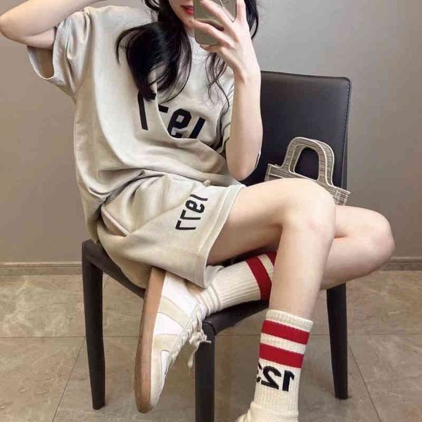 season 8 thread loose high street suit 1977 print men's and women's sleeve t-shirt 2022 luxury brand fashion design sweatshirts, White;black
season 8 thread loose high street suit 1977 print men's and women's sleeve t-shirt 2022 luxury brand fashion design sweatshirts, White;black