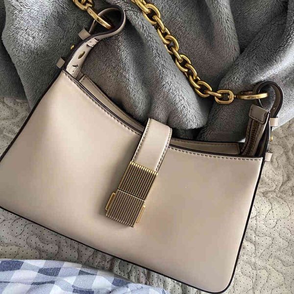 2022 new small c underarm women's chain single shoulder diagonal 2022 luxury brand fashion design versatile ladies bags
2022 new small c underarm women's chain single shoulder diagonal 2022 luxury brand fashion design versatile ladies bags