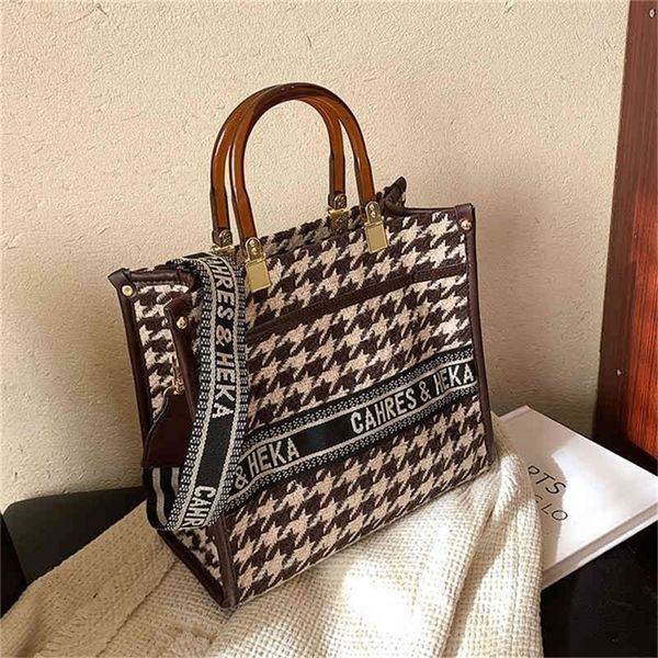 super low bird lattice wide shoulder strap leisure small fresh and generous single shoulder bag bag 75% purses stores sale
super low bird lattice wide shoulder strap leisure small fresh and generous single shoulder bag bag 75% purses stores sale
