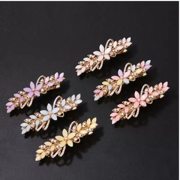 45%off old cobbler b1012# female hairpin pins headdress metal clip inlaid crystal three teeth card issuance back head gripper dish up duckbi, Golden;silver
45%off old cobbler b1012# female hairpin pins headdress metal clip inlaid crystal three teeth card issuance back head gripper dish up duckbi, Golden;silver