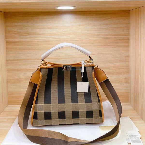 canvas tote handbag shoulder bags stripes crossbody bag fashion letter embroidery leather trim totes widen detachable strap lager capactiy
canvas tote handbag shoulder bags stripes crossbody bag fashion letter embroidery leather trim totes widen detachable strap lager capactiy