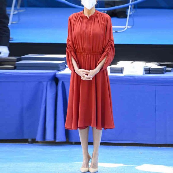 casual dresses princess kate's same dress autumn women's stand neck elastic waist large hem pleated sleeve red, Black;gray
casual dresses princess kate's same dress autumn women's stand neck elastic waist large hem pleated sleeve red, Black;gray