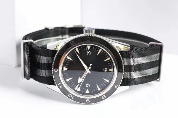 watch vs manufacturers produced steel brushed case sapphire mirror 8400 movement nylon watchband steel band/cloth band optional 41mm, Slivery;brown
watch vs manufacturers produced steel brushed case sapphire mirror 8400 movement nylon watchband steel band/cloth band optional 41mm, Slivery;brown