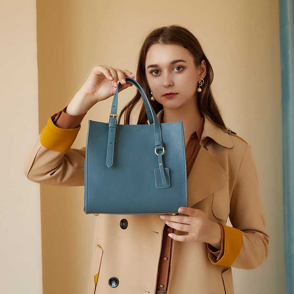 designer bags new handbags tote women's large capacity genuine leather atmospheric commuter messenger bag portable women's bags
designer bags new handbags tote women's large capacity genuine leather atmospheric commuter messenger bag portable women's bags