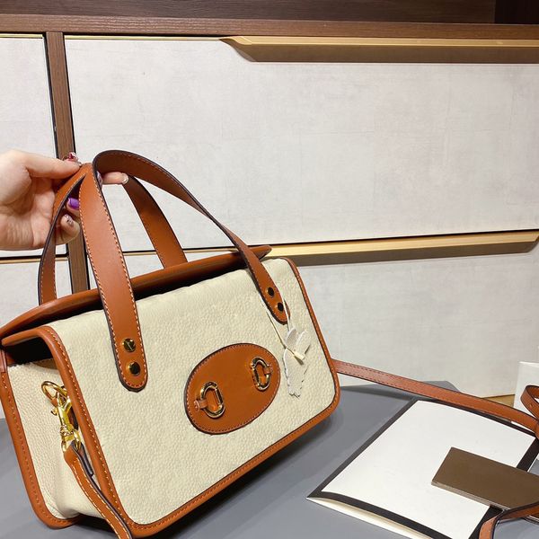 2022 new luxury designers selling lady fashion canvas bags big handbags letter plain lock tote interior slot pocket cover card holders all-m, Red;black
2022 new luxury designers selling lady fashion canvas bags big handbags letter plain lock tote interior slot pocket cover card holders all-m, Red;black